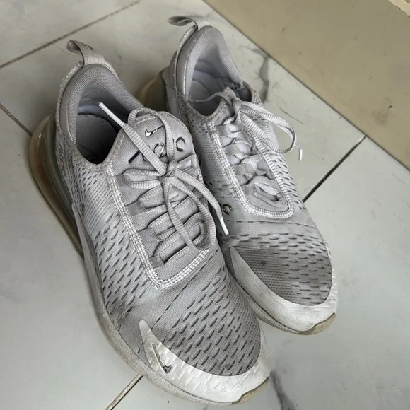 Nike Air Max 270s - Picture 3 of 7